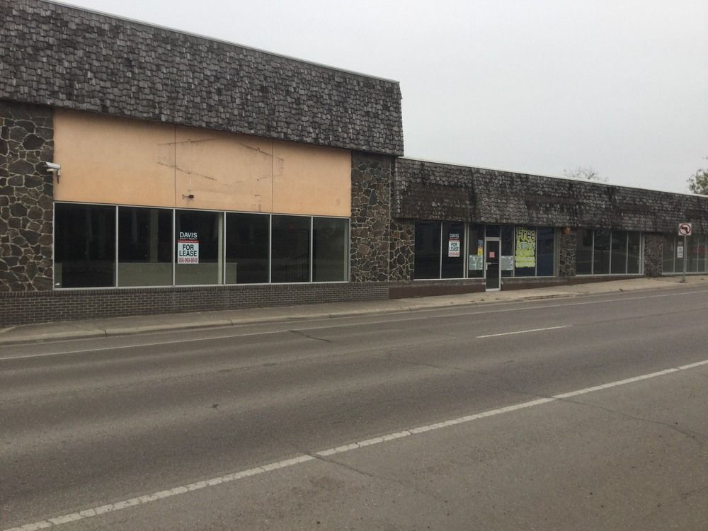 Former Furniture Showroom in Rio Grande City, TX: 302-306 E. 2nd Street, Rio Grande City, TX 78582